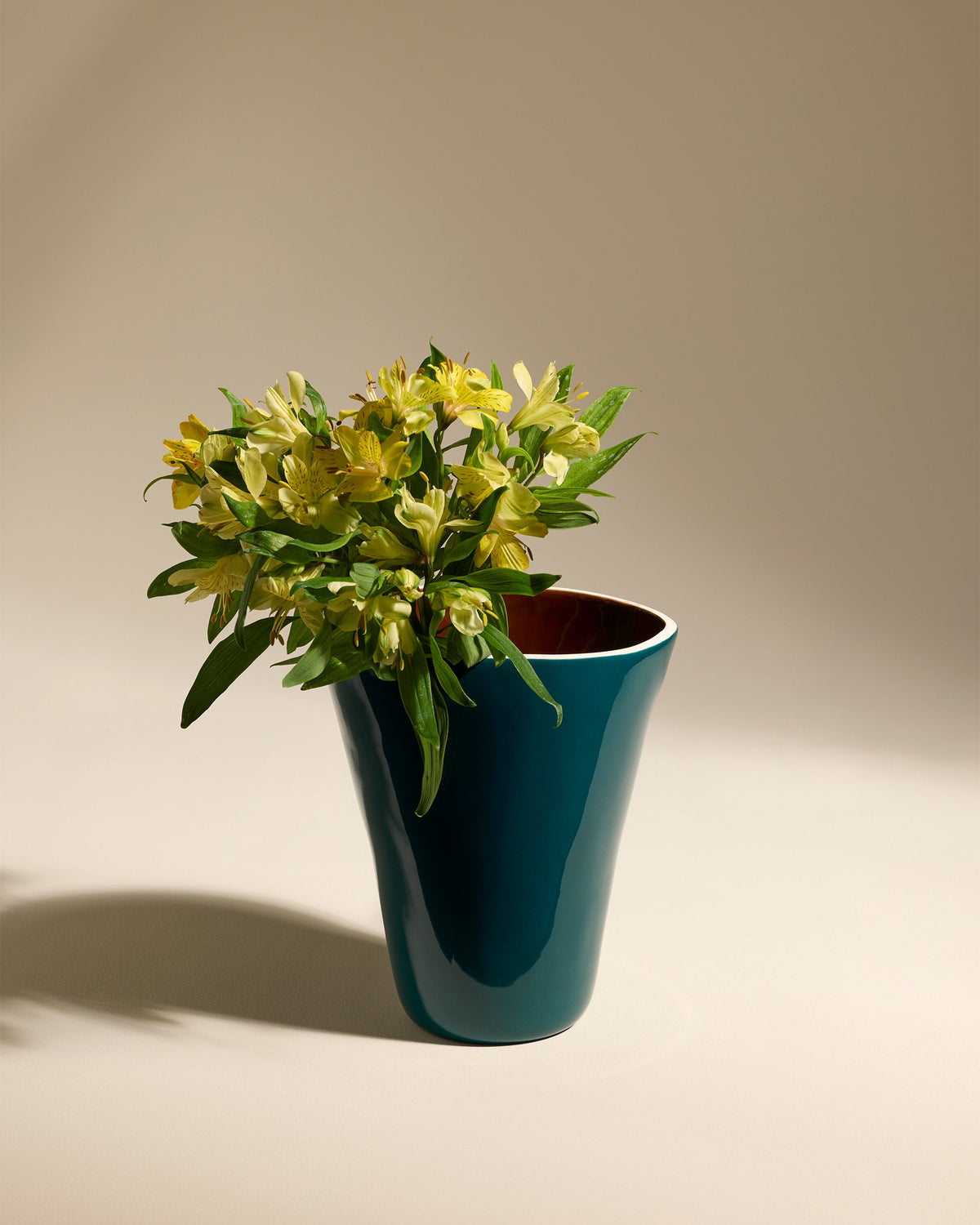 Vase décoratif Taahys en céramique Bleu/Chocolat – 26,5 cm – vue 2