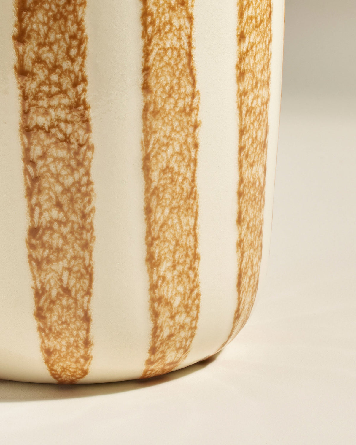 Vase décoratif Taahys en céramique Ambre – 24 cm – vue 4